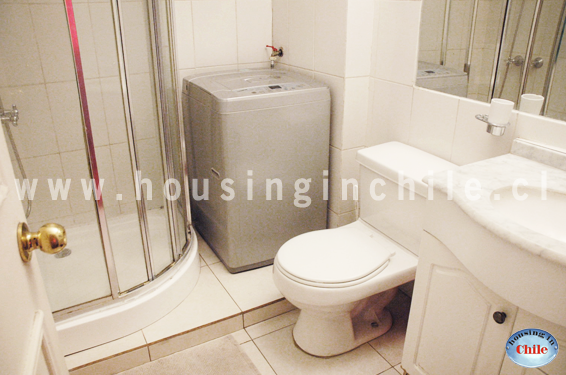 PF-AF1: Un baño compartido