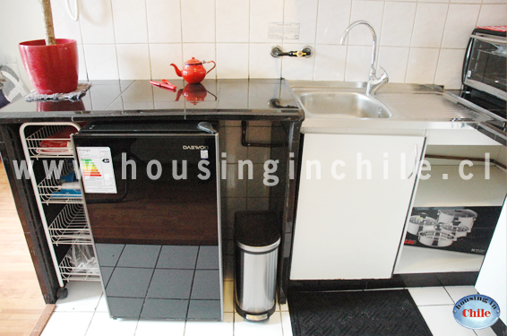 PF-HL: Posee un refrigerador mediano