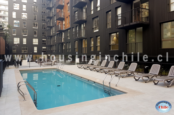 RE-LS: Piscina y area de descanso