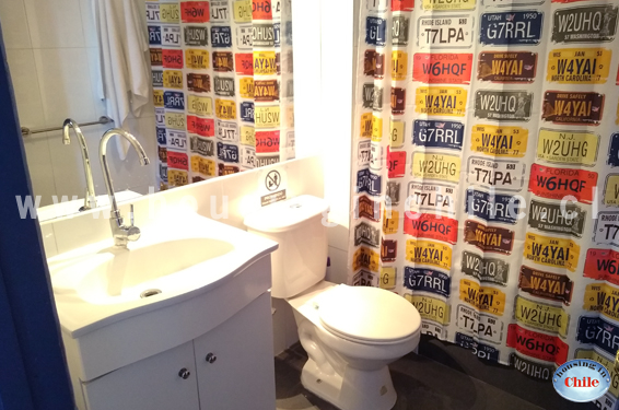 Un baño compartido entre cuatro estudiantes