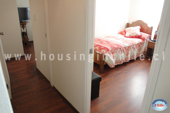 PF-SG: Pasillo hacia dos habitaciones