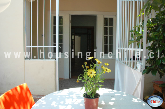 RE-JZ: Vista del acceso principal a la residencia