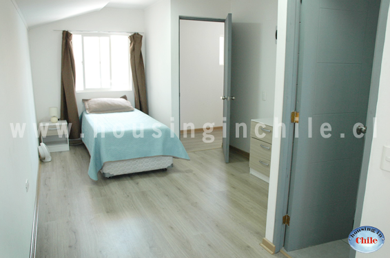 RE-JZ: Habitacion single tipo B (18 m2 incluyendo el baño privado)