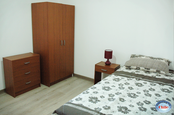 RE-CM: Single tipo B (10 m2) con armario y cajonera