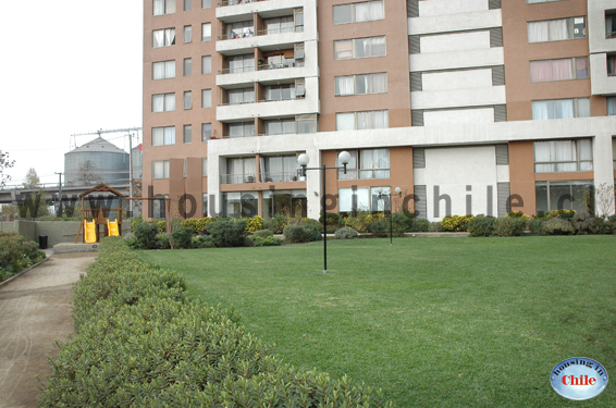 SH-BC: Edificio en condominio con amplios jardines