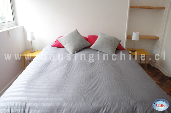 PF-TS: Bedroom with a double bed box spring