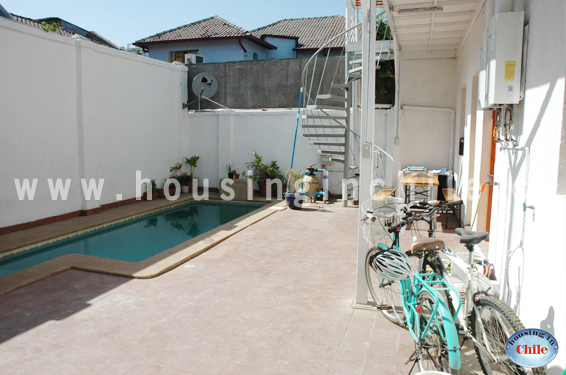 RE-AR: Patio with pool