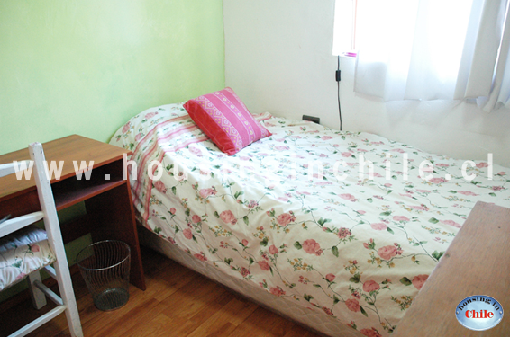 RE-EG: Single room 6 (5,5 m2) with window to the patio