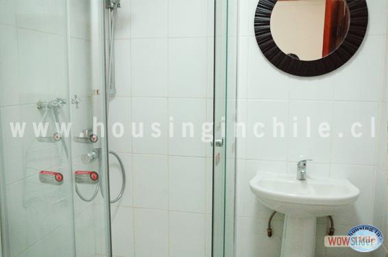 RE-EG: Private bathroom of room 11