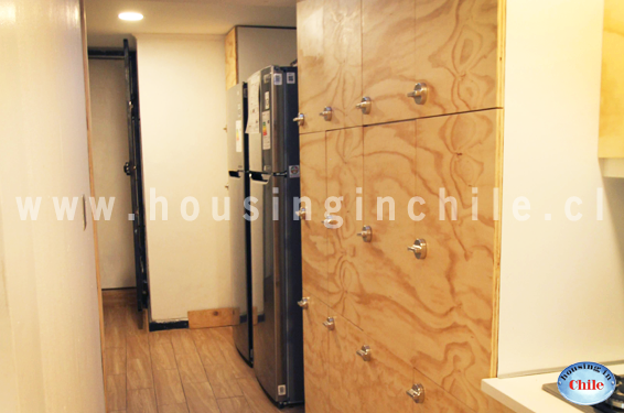 RE-GS1: Refrigerator and locker area