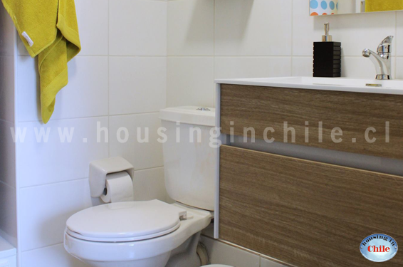 RE-LS: Bathroom with tub