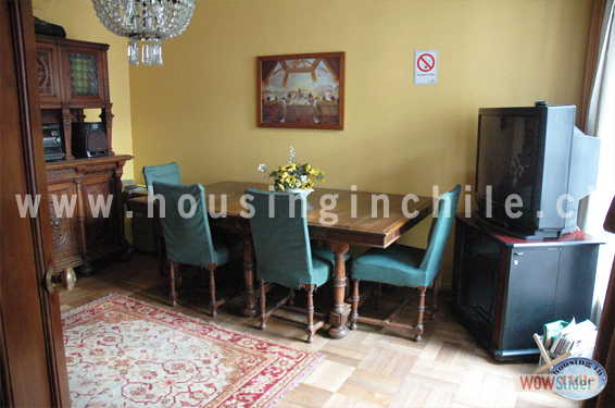 RE-PV: Lounge area with TV and access to the terrace