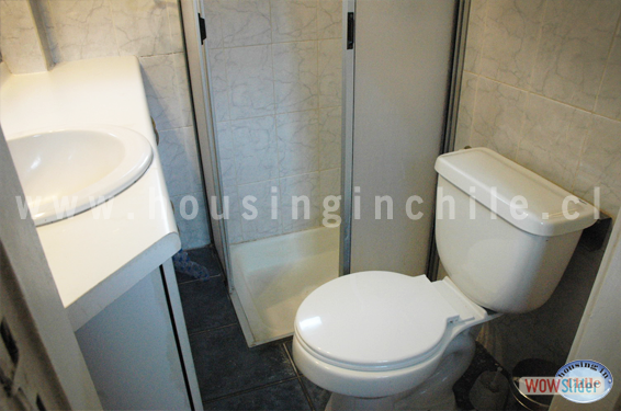 RE-PV: Single room 4 (private bathroom)