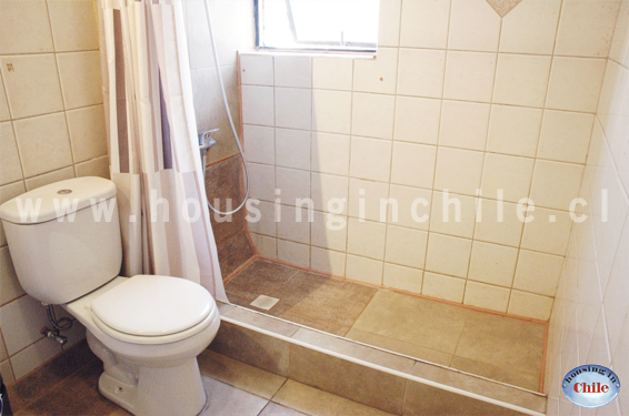 RE-RY: Shared bathroom 3